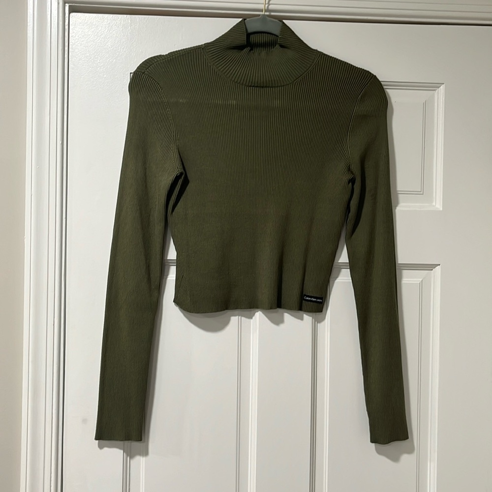 Olive green cropped mock turtle neck sweater